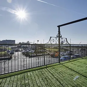https://fabrik-apartments.hotelsin-chester.com